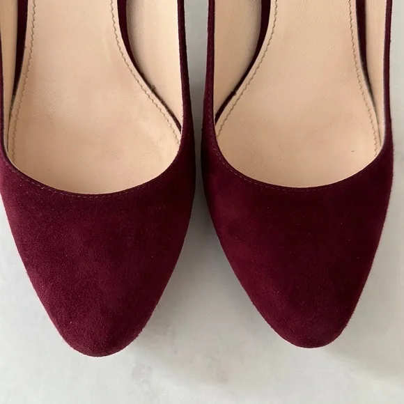 Prada Camoscio Basic Platform Pump in Granato